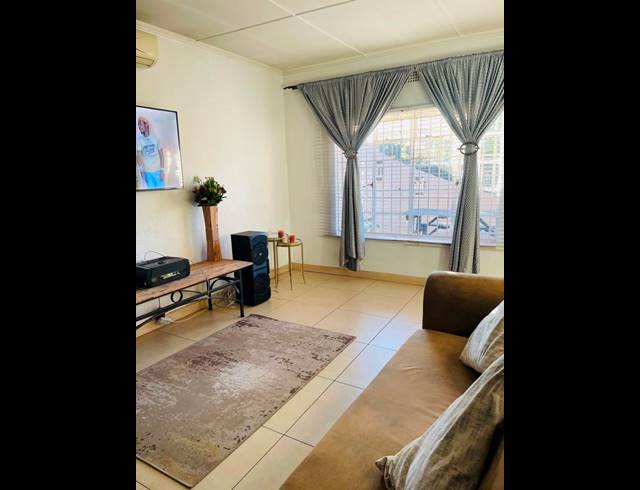 3 BEDROOM PROPERTY TO RENT IN WYCHWOOD